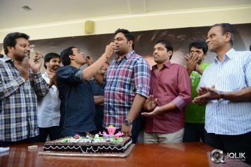 Yevadu Movie Success Meet